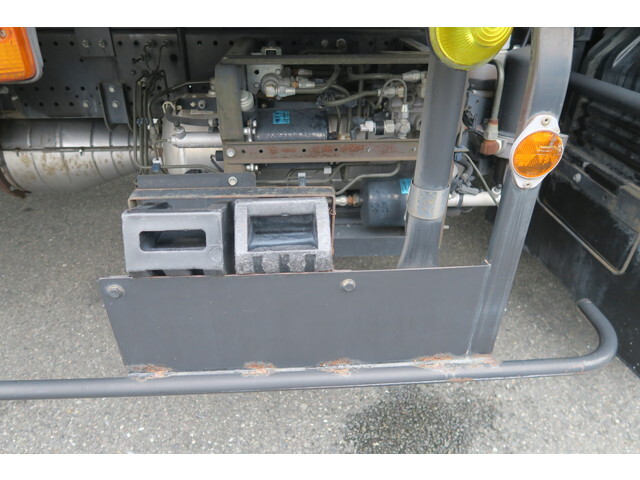 いすゞフォワード冷凍車（冷蔵車）中型（4t）[写真11]