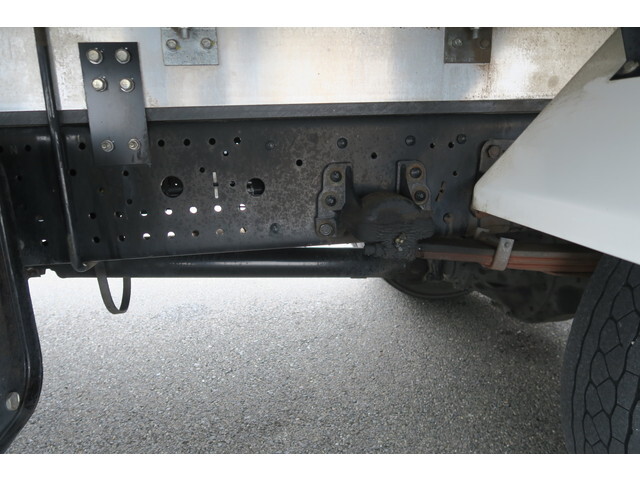 いすゞフォワード冷凍車（冷蔵車）中型（4t）[写真17]