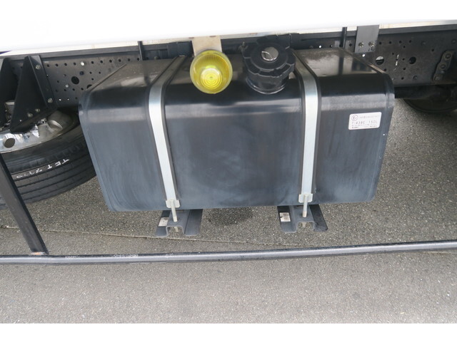 いすゞフォワード冷凍車（冷蔵車）中型（4t）[写真18]