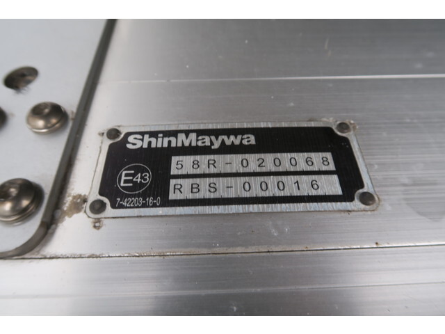 いすゞフォワード冷凍車（冷蔵車）中型（4t）[写真24]