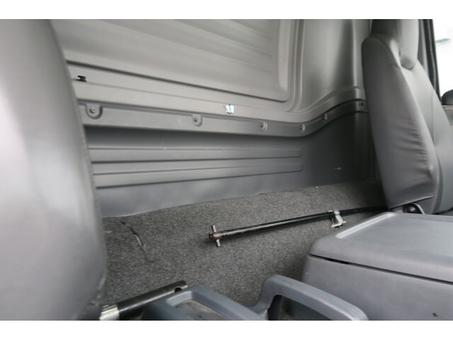 いすゞフォワード冷凍車（冷蔵車）中型（4t）[写真28]