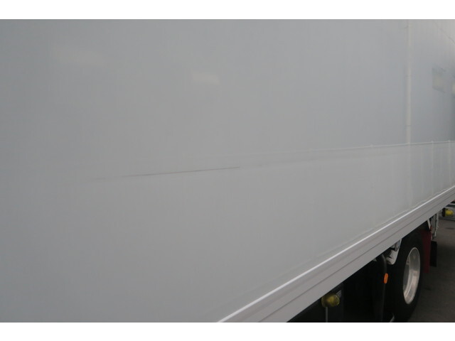 いすゞフォワード冷凍車（冷蔵車）中型（4t）[写真36]