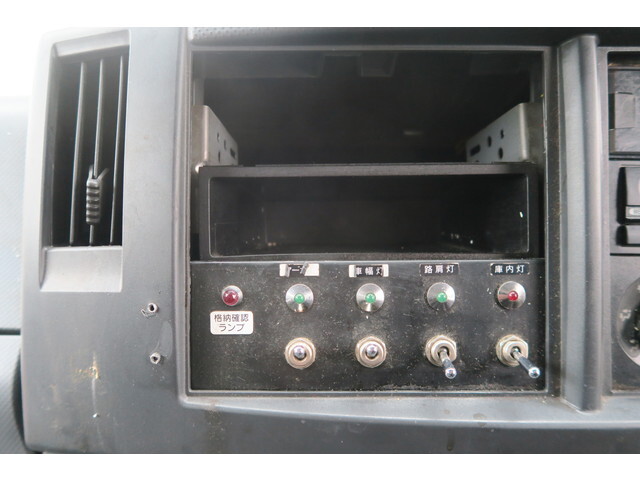 いすゞフォワード冷凍車（冷蔵車）中型（4t）[写真38]