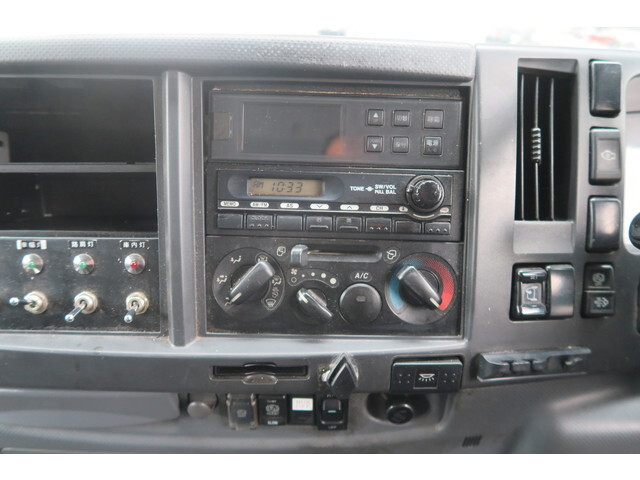 いすゞフォワード冷凍車（冷蔵車）中型（4t）[写真39]