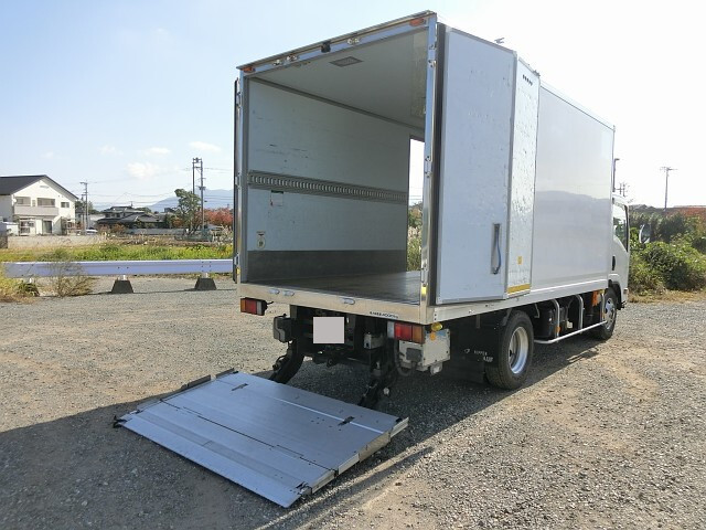 いすゞエルフパネルバン小型（2t・3t）[写真17]