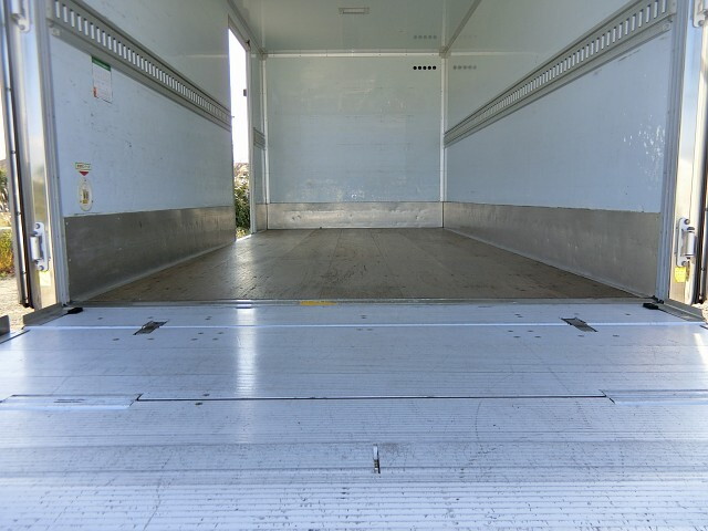 いすゞエルフパネルバン小型（2t・3t）[写真22]