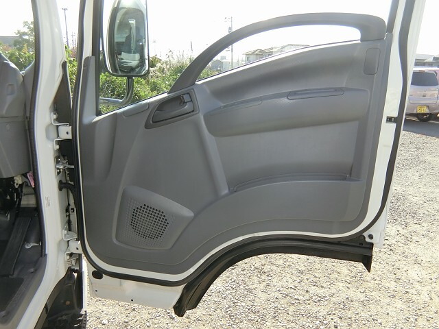 いすゞエルフパネルバン小型（2t・3t）[写真30]
