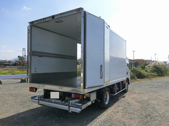 いすゞエルフパネルバン小型（2t・3t）[写真09]