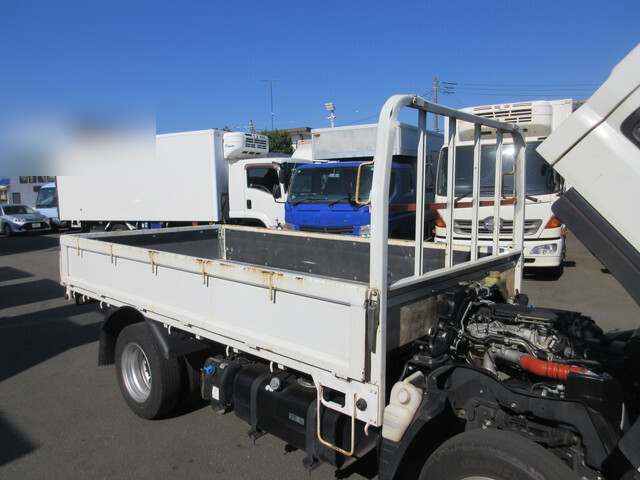 三菱ふそうキャンター平ボディ小型（2t・3t）[写真25]