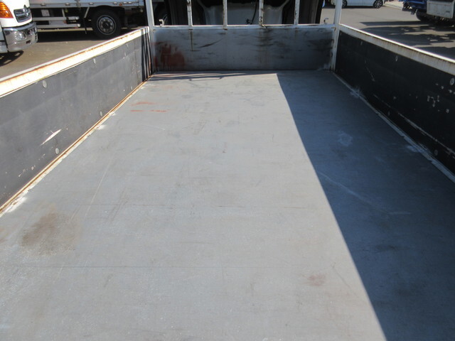 三菱ふそうキャンター平ボディ小型（2t・3t）[写真26]