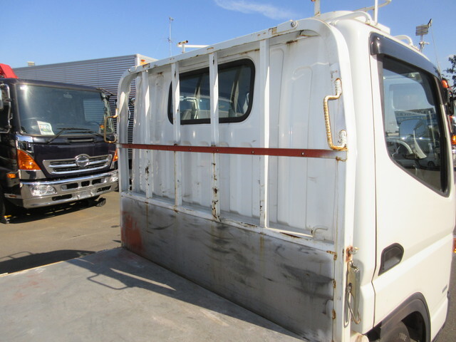 三菱ふそうキャンター平ボディ小型（2t・3t）[写真30]