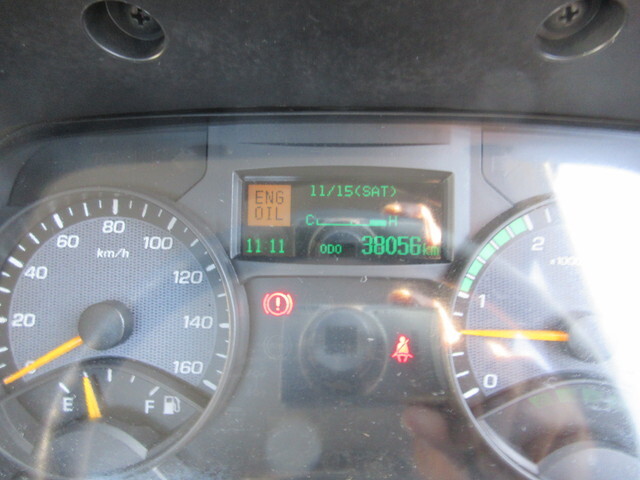 三菱ふそうキャンター平ボディ小型（2t・3t）[写真32]