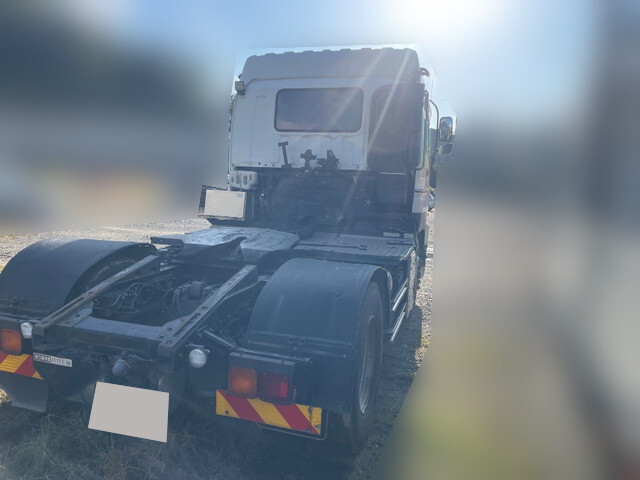 いすゞギガトレーラーヘッド（トラクターヘッド）大型（10t）[写真02]