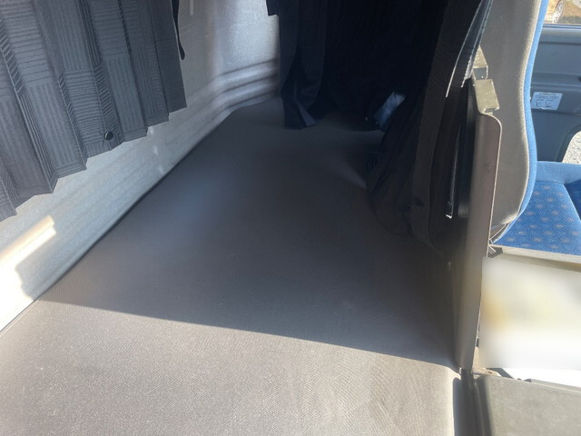 いすゞギガトレーラーヘッド（トラクターヘッド）大型（10t）[写真08]