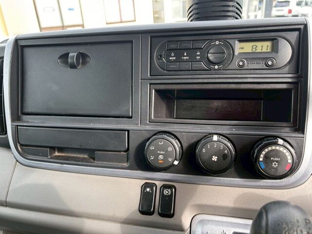 三菱ふそうキャンターアルミバン小型（2t・3t）[写真25]