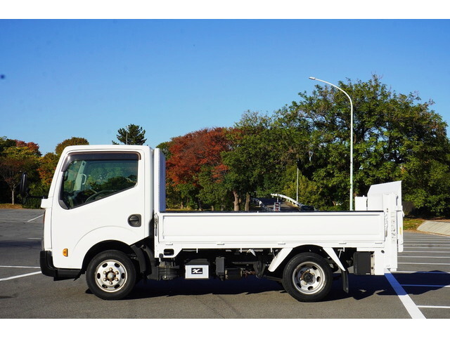 日産アトラス平ボディ小型（2t・3t）[写真09]