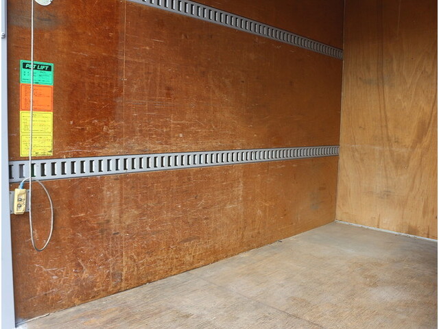 いすゞエルフパネルバン小型（2t・3t）[写真12]