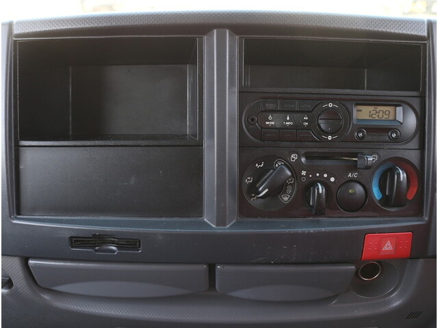 いすゞエルフパネルバン小型（2t・3t）[写真23]