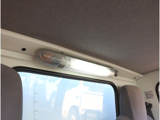 いすゞエルフパネルバン小型（2t・3t）[写真29]