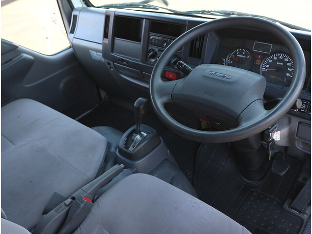 いすゞエルフパネルバン小型（2t・3t）[写真38]