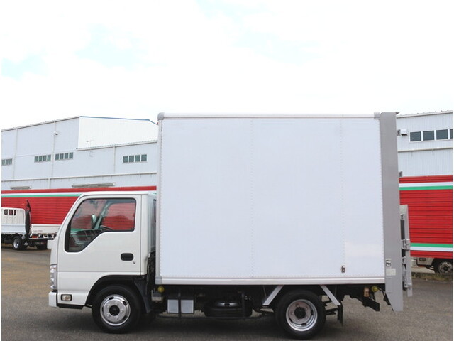 いすゞエルフパネルバン小型（2t・3t）[写真06]