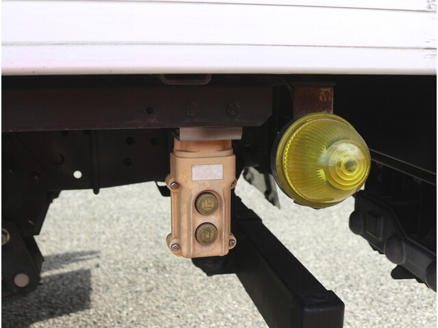 いすゞエルフパネルバン小型（2t・3t）[写真07]