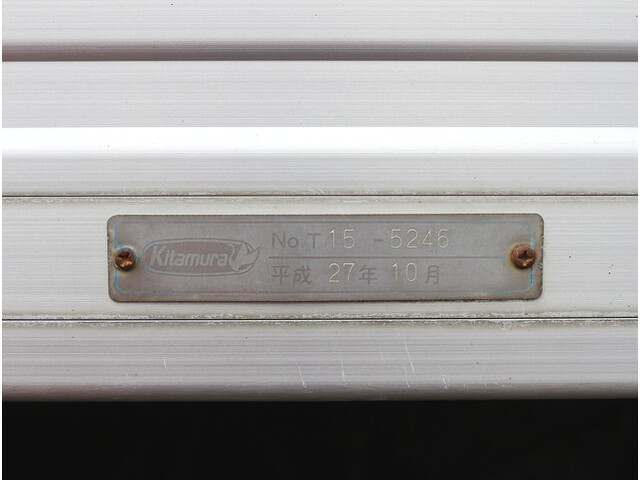 いすゞエルフパネルバン小型（2t・3t）[写真09]