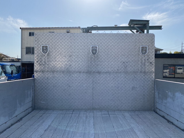 三菱ふそうファイター平ボディ増トン（6t・8t）[写真11]