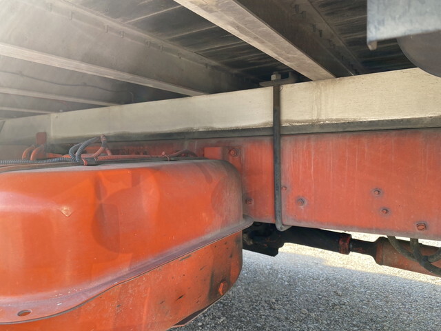 三菱ふそうファイター平ボディ増トン（6t・8t）[写真14]