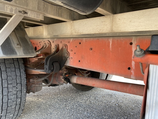 三菱ふそうファイター平ボディ増トン（6t・8t）[写真15]