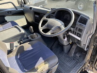 三菱ふそうファイター平ボディ増トン（6t・8t）[写真20]