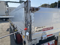 三菱ふそうファイター平ボディ増トン（6t・8t）[写真37]