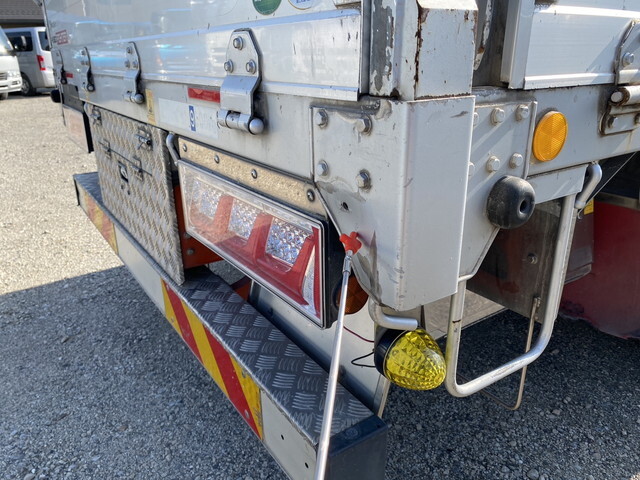 三菱ふそうファイター平ボディ増トン（6t・8t）[写真38]