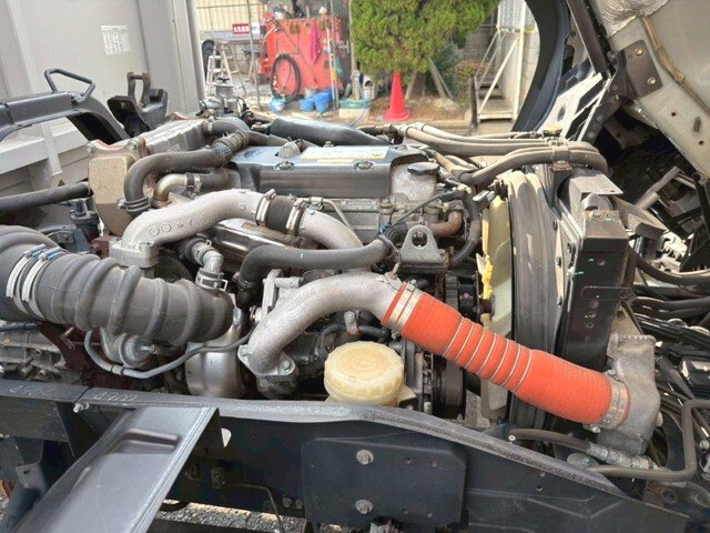 いすゞフォワードアルミウイング中型（4t）[写真20]