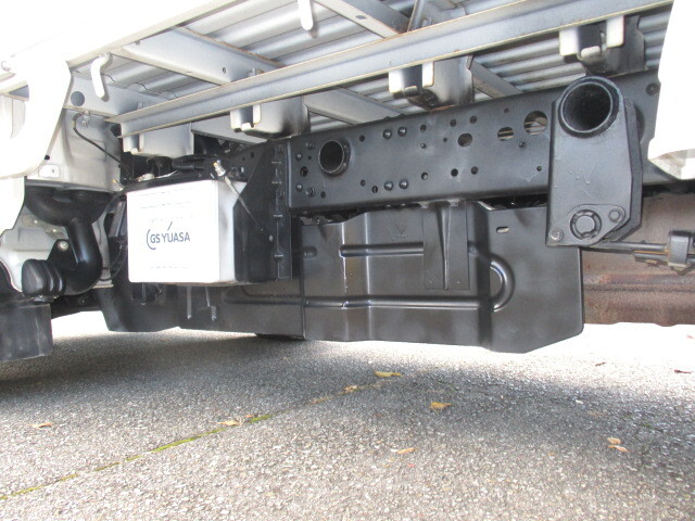 マツダボンゴ平ボディ小型（2t・3t）[写真10]