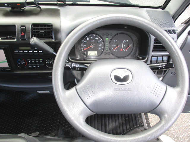 マツダボンゴ平ボディ小型（2t・3t）[写真20]