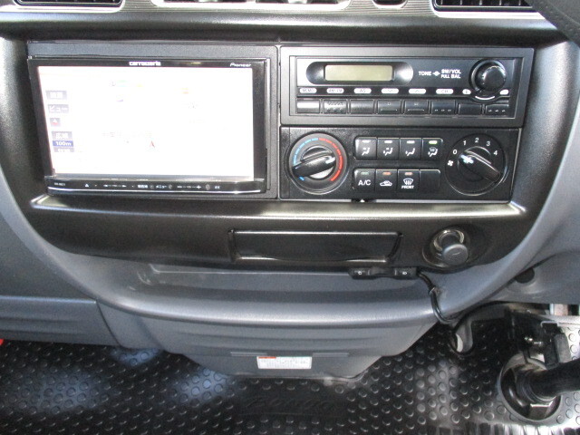 マツダボンゴ平ボディ小型（2t・3t）[写真22]