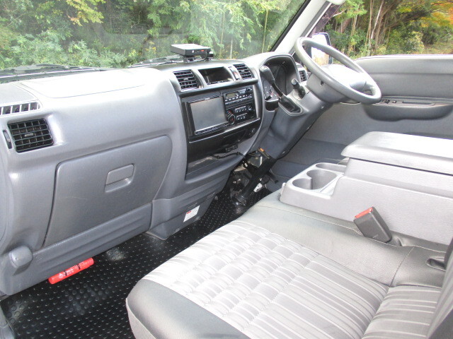 マツダボンゴ平ボディ小型（2t・3t）[写真25]