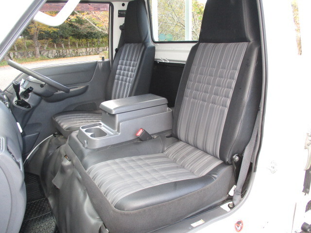 マツダボンゴ平ボディ小型（2t・3t）[写真26]