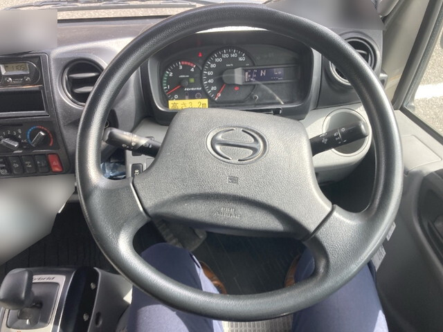 日野デュトロ冷凍車（冷蔵車）小型（2t・3t）[写真14]