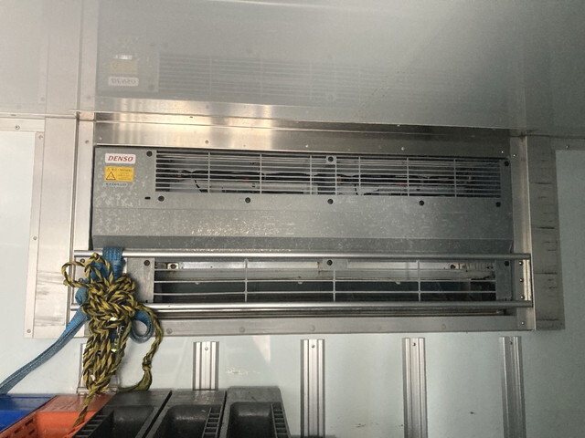 日野デュトロ冷凍車（冷蔵車）小型（2t・3t）[写真04]