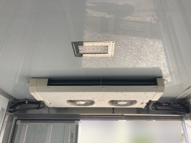 日野デュトロ冷凍車（冷蔵車）小型（2t・3t）[写真05]