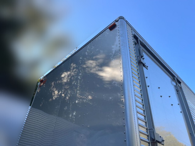 日野デュトロアルミバン小型（2t・3t）[写真10]