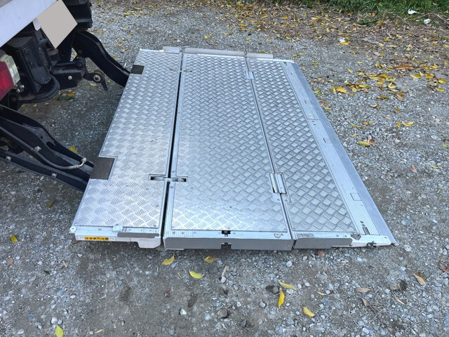 日野デュトロアルミバン小型（2t・3t）[写真14]