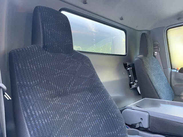 日野デュトロアルミバン小型（2t・3t）[写真30]