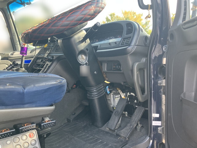 いすゞギガアルミウイング大型（10t）[写真29]