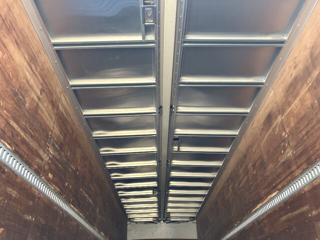 いすゞギガアルミウイング大型（10t）[写真08]