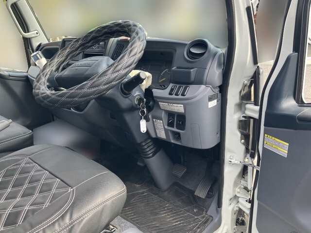 三菱ふそうキャンターアルミブロック小型（2t・3t）[写真29]