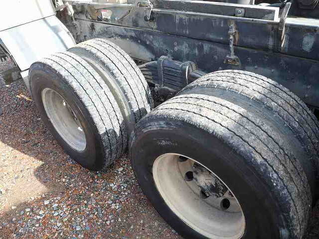 いすゞギガタンク車（タンクローリー）大型（10t）[写真15]