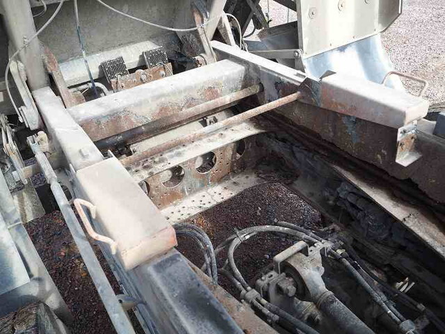 いすゞギガタンク車（タンクローリー）大型（10t）[写真18]